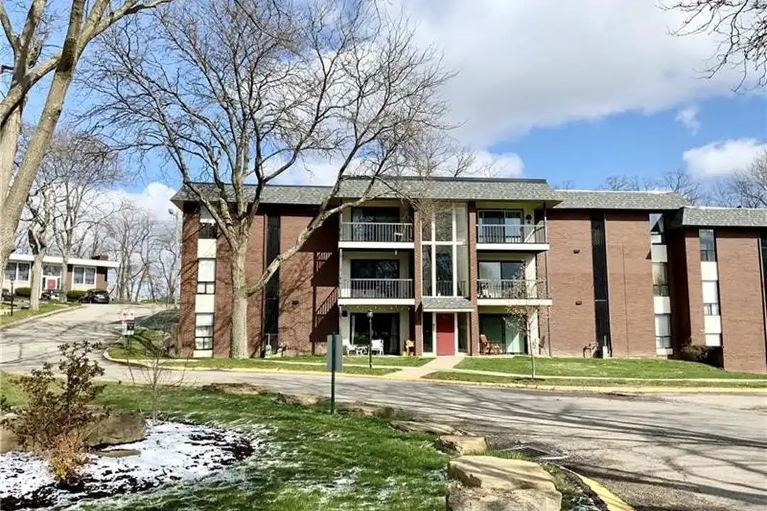 701 College Park Dr unit 10 – photo 1 of 9