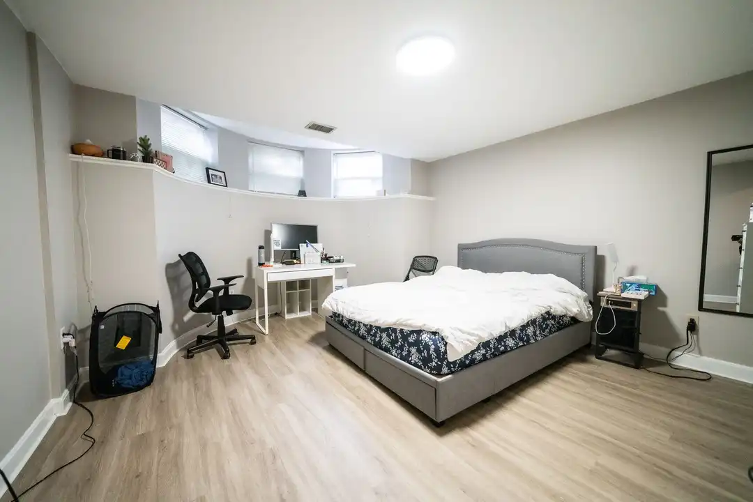 189 St Botolph St unit 1 - More