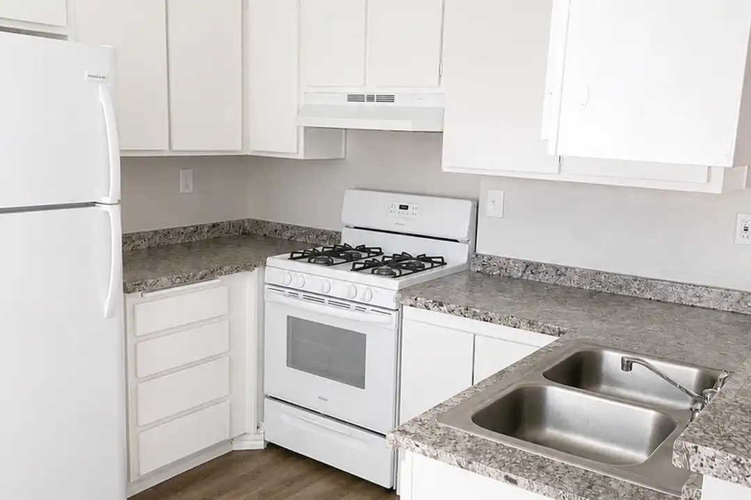 Apartment in Victorville - View 2