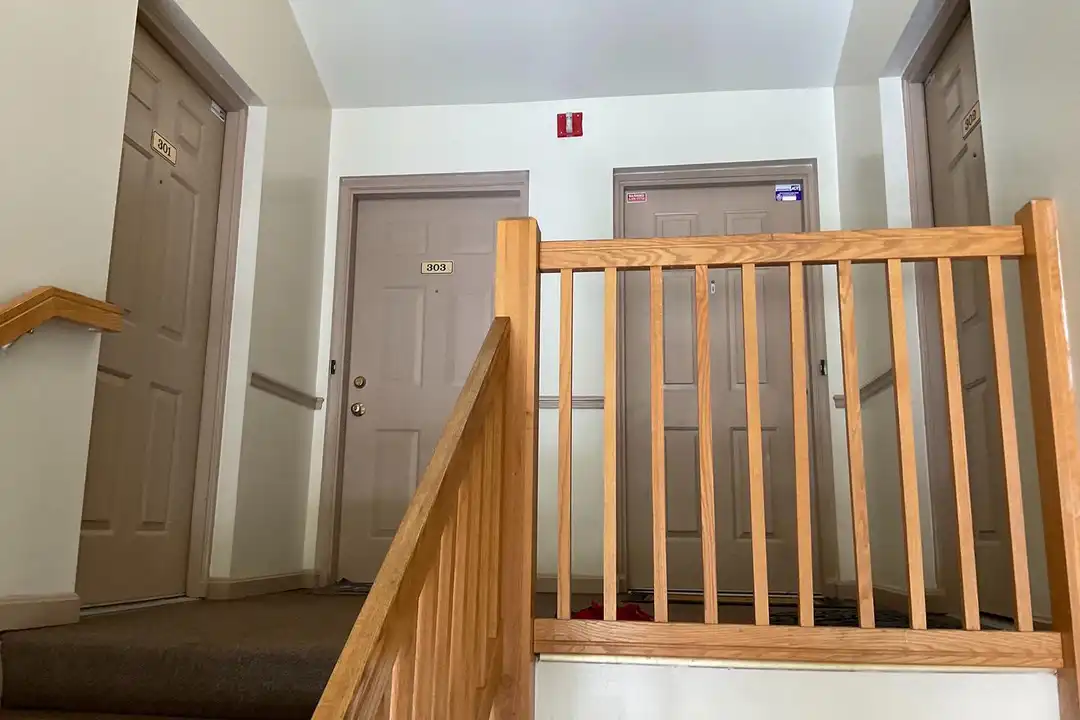 9808 Lake Point Ct unit 301 - View 4