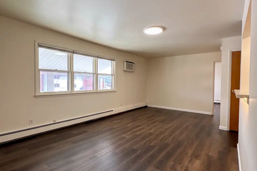 1915 Southern Blvd NW unit APT.46 – photo 1 of 9
