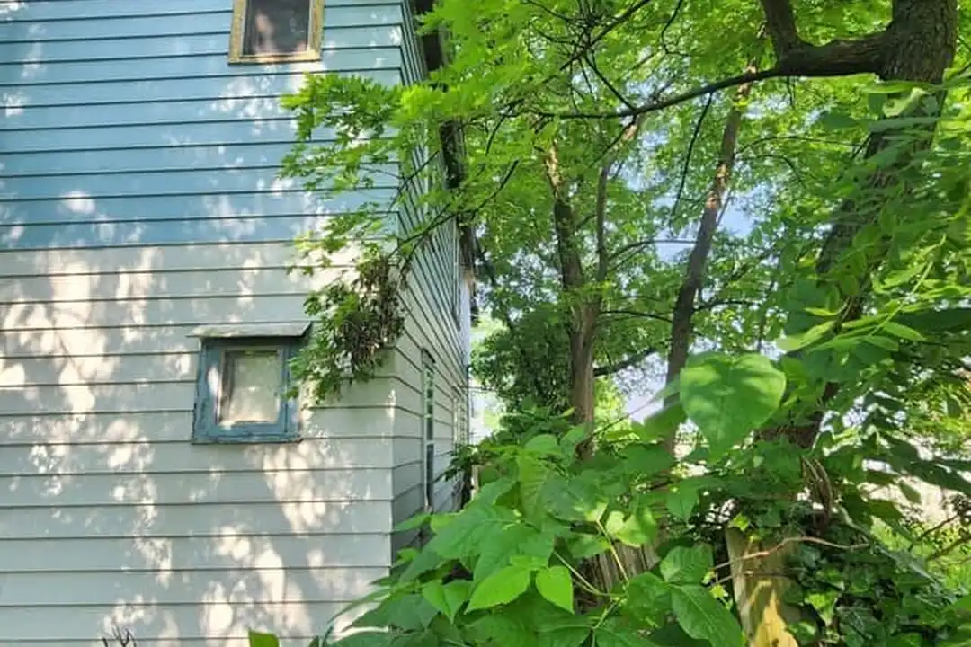 2847 E 98th St – photo 1