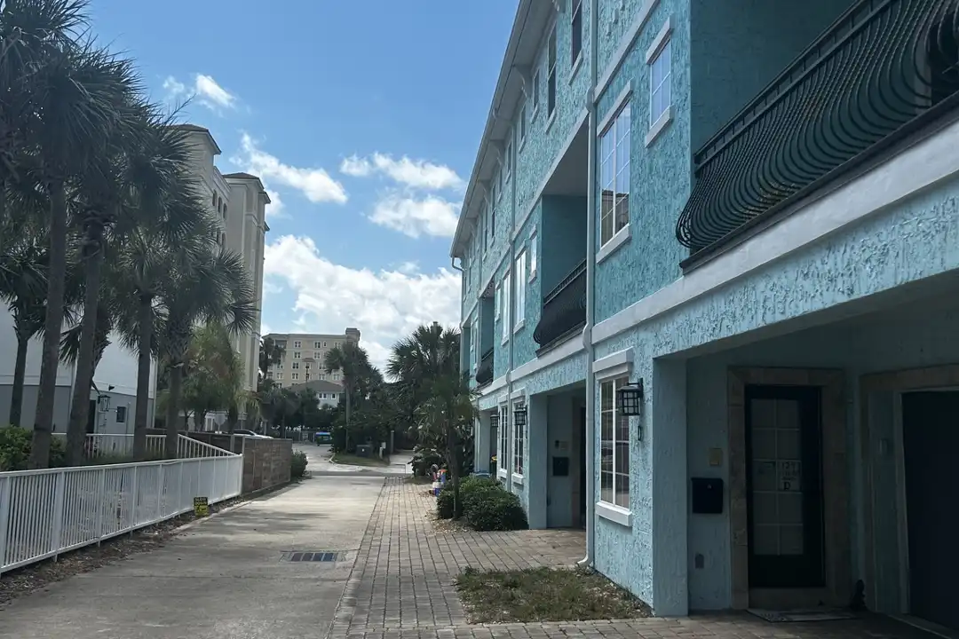 129 11th Ave N unit C - View 6