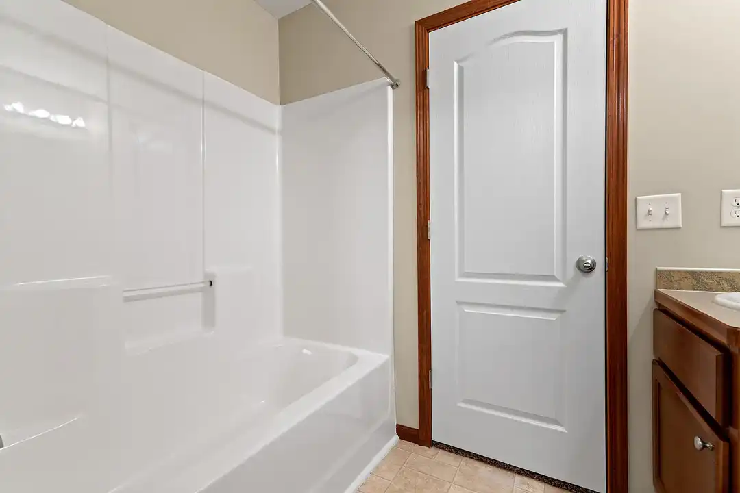 Perry Creek Townhomes - Midland, MI – photo 1 of 43