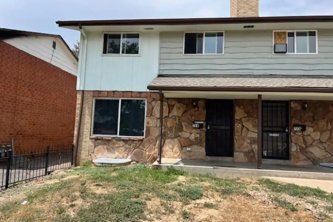 721 Fraser St - View 2