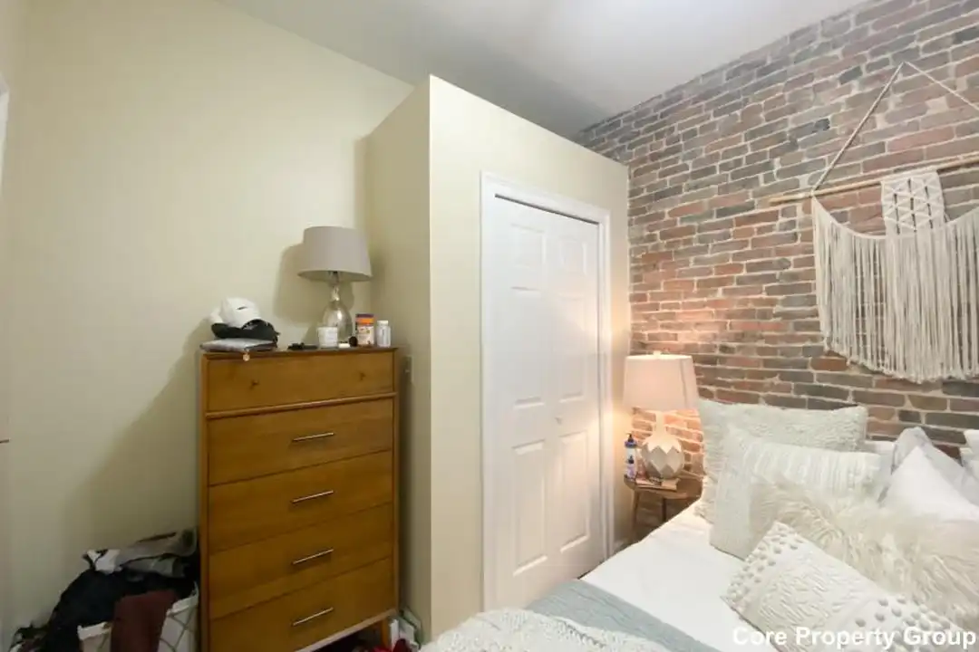 58 N Margin St - More