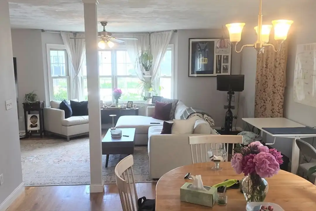 321 N Harvard St unit - - View 5