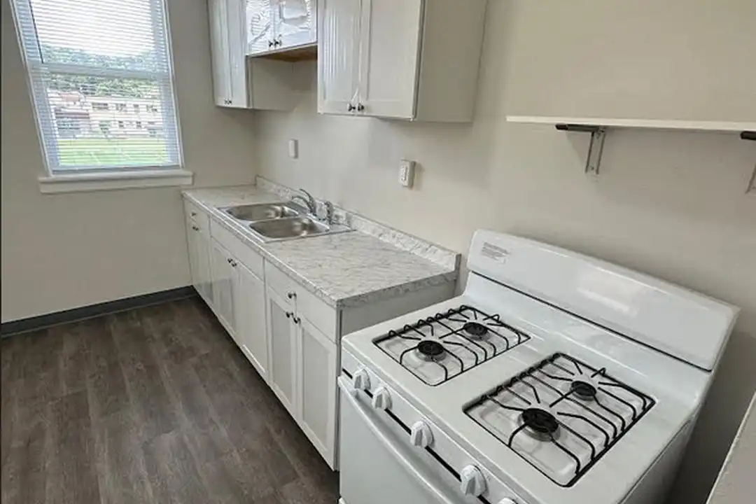 527 Marwood Ave – photo 1
