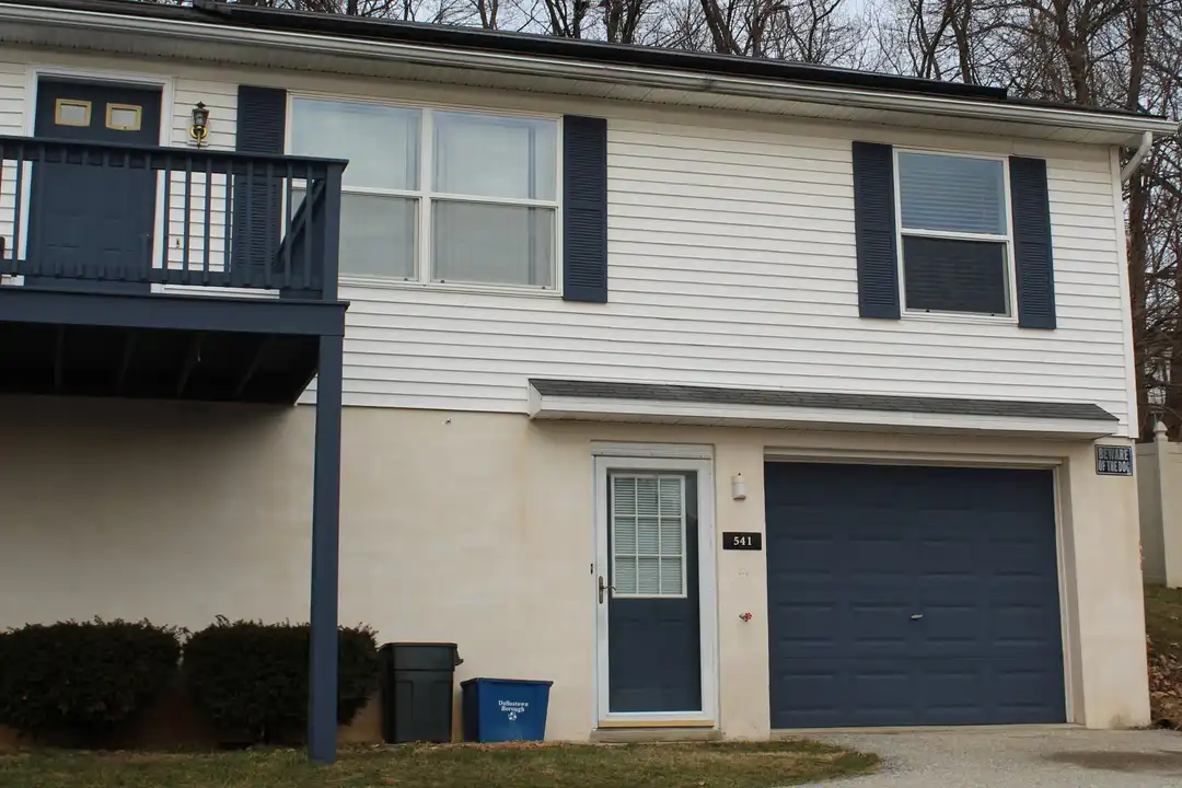 541 E Frederick St – photo 1 of 12