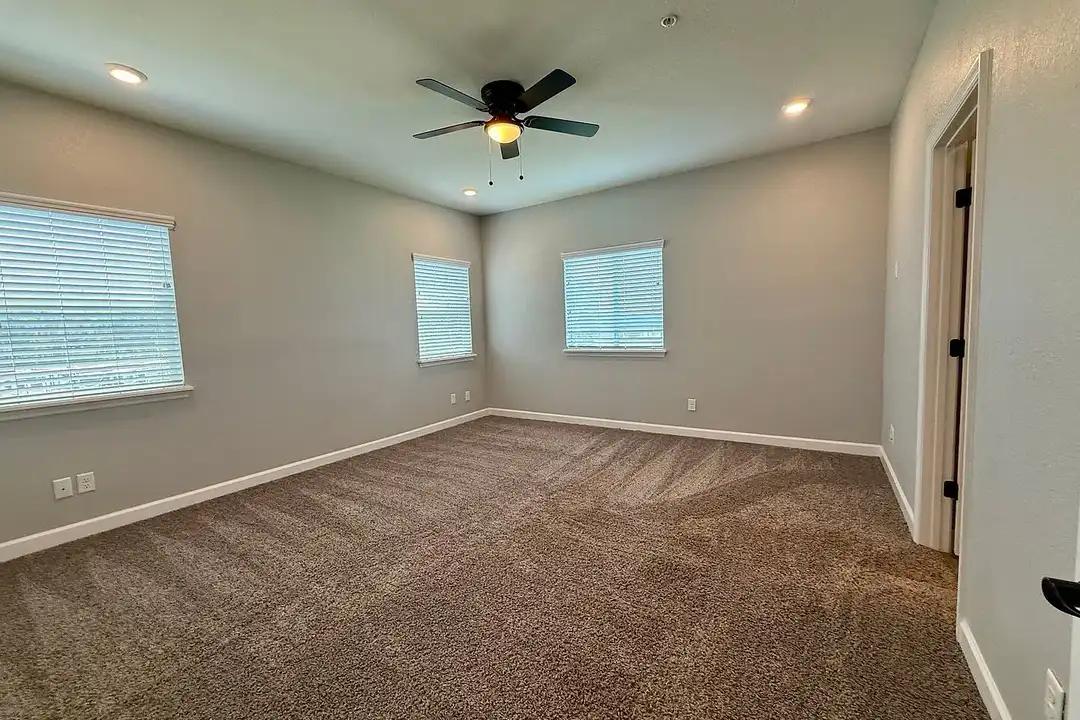The Townhomes of Evergreen on Lake Idylwild – photo 1
