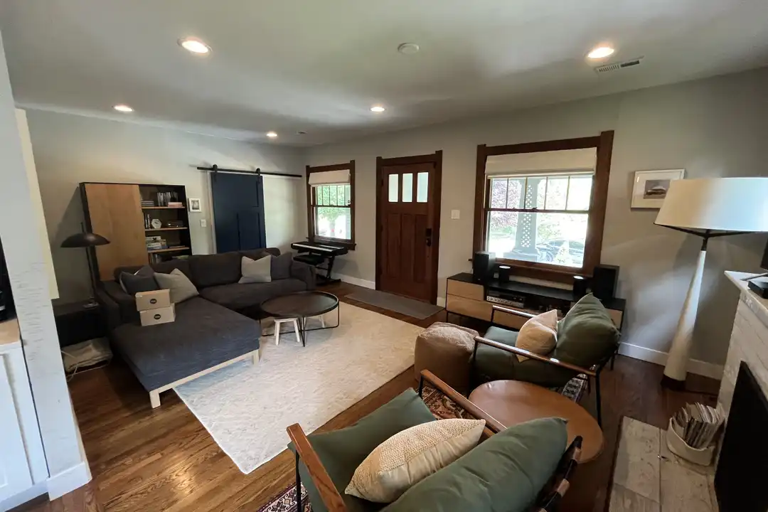 2575 Dahlia St - More