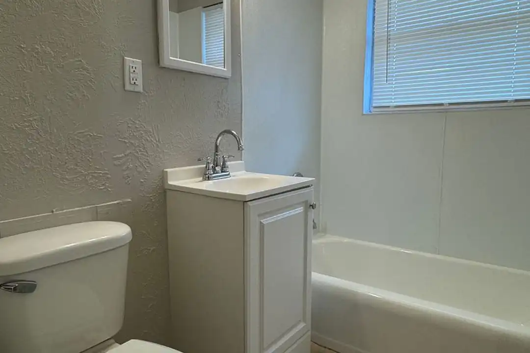 3310 SW Salinas Dr - View 6