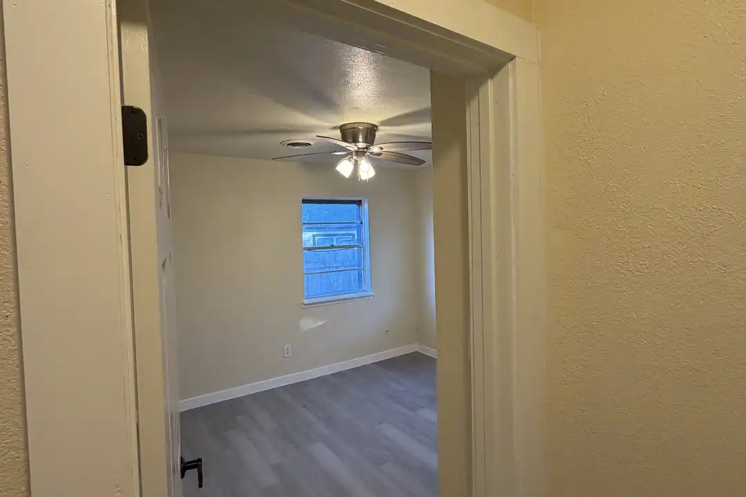 House in Copperas Cove - More