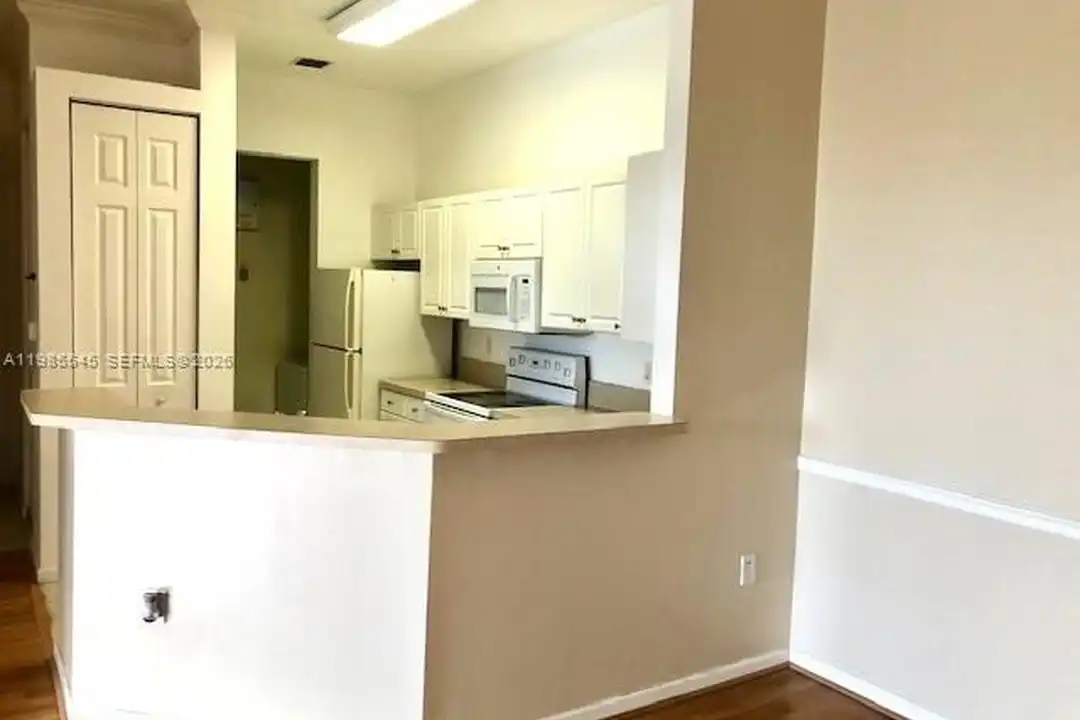 Apartment in Miramar - View 3