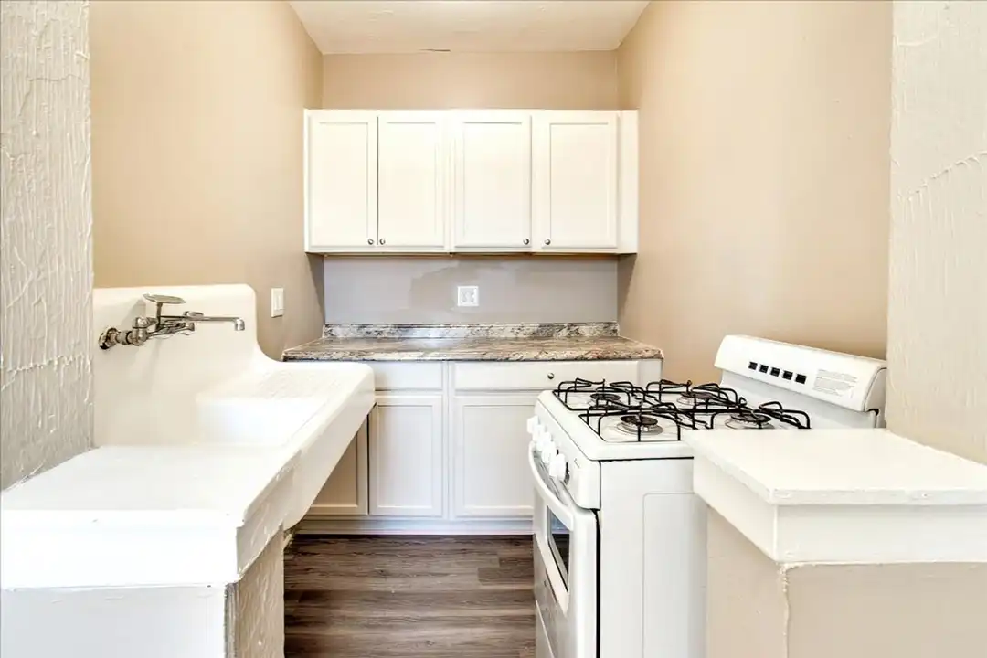 574 W Huron St – photo 1