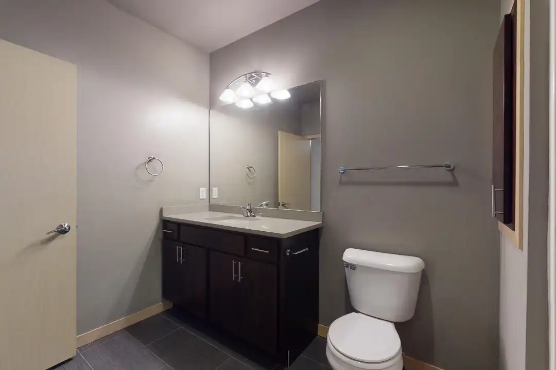 Apartment in Madison - View 5