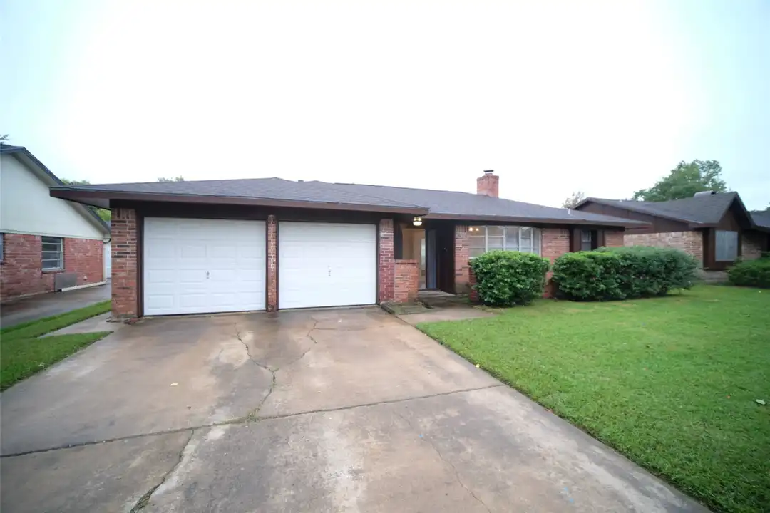 12403 Bexley Dr - View 2