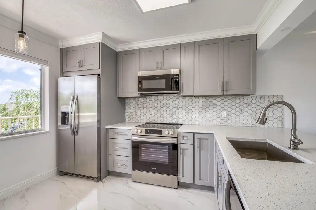 6795 Huntington Ln #406 - View 3