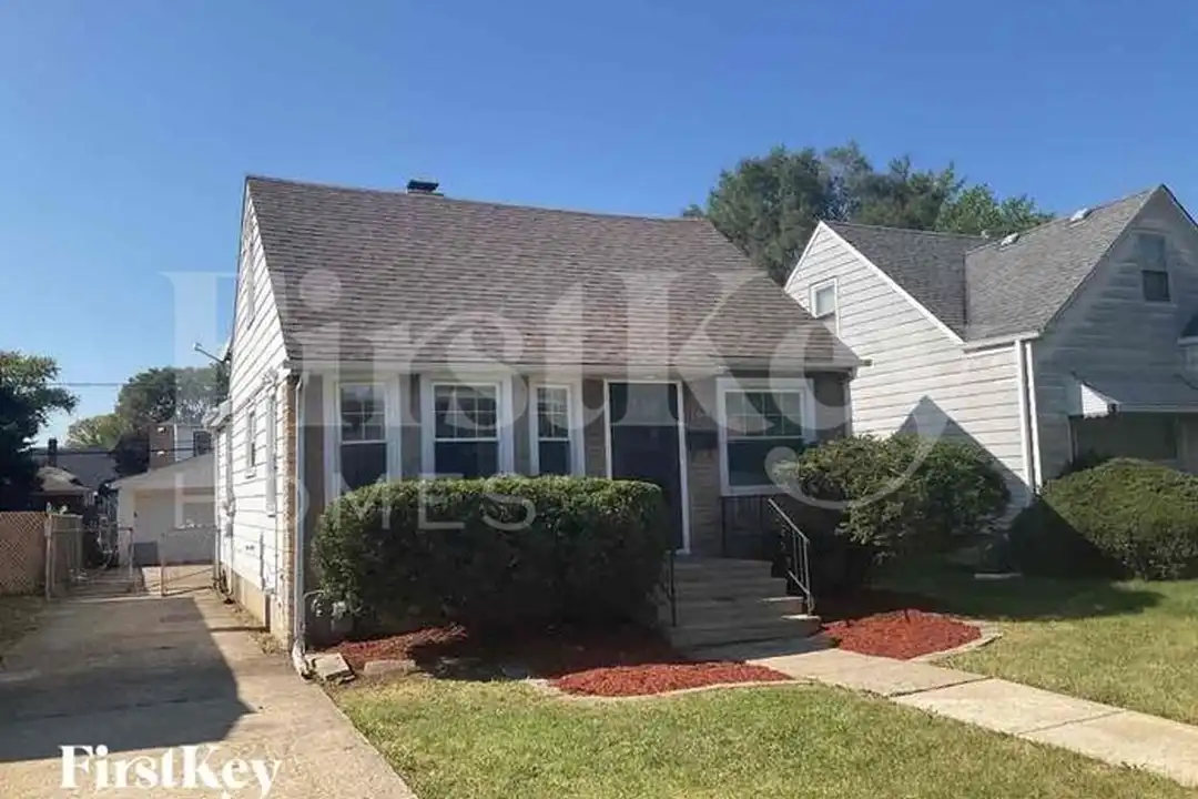 14646 Atlantic Ave – photo 1 of 11