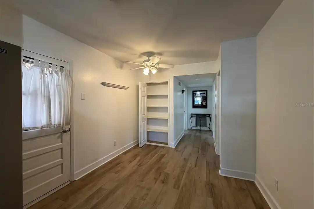 3230 W St Conrad St – pohled 2