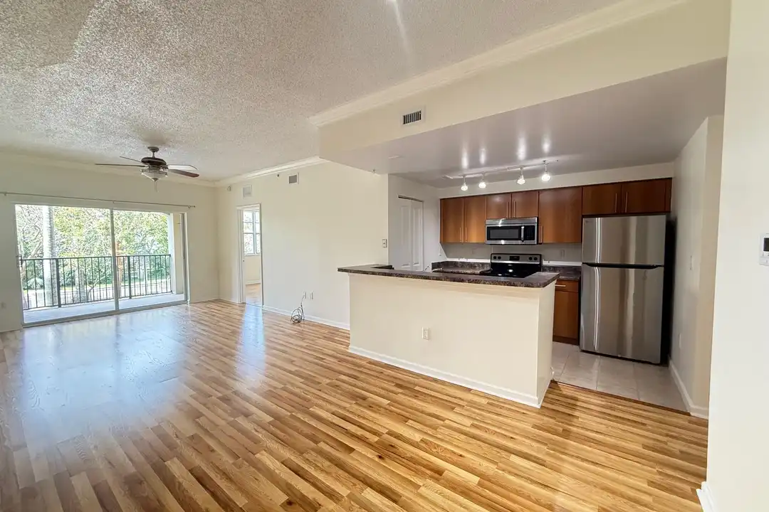 5800 W Sample Rd unit 207 - View 3