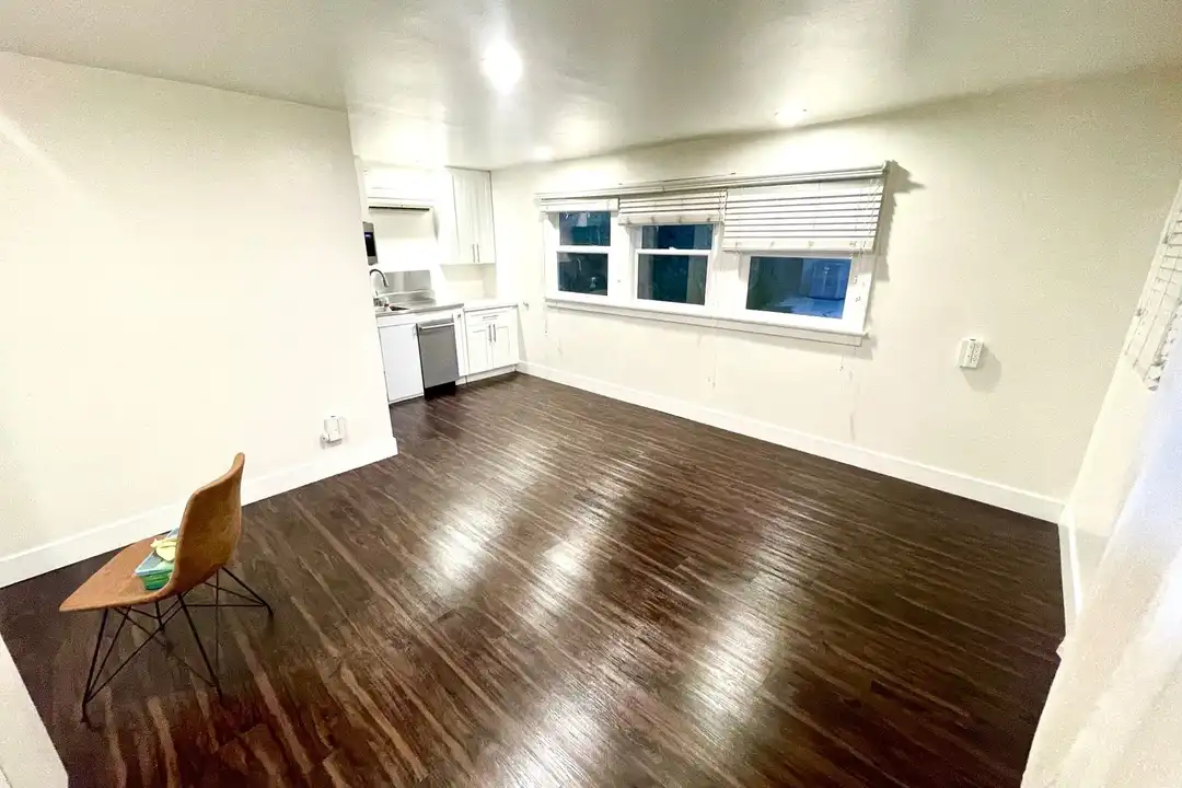 203 S Melrose St unit 203 S Melrose - B - View 2