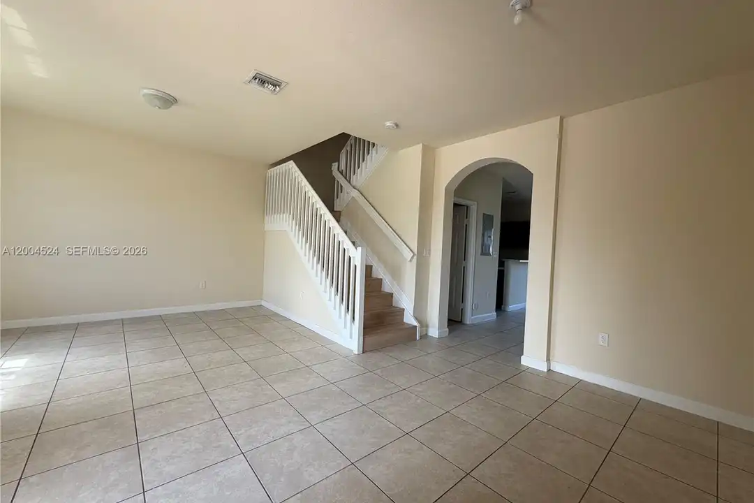 544 SE 32nd Ave - View 6