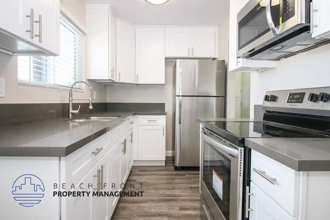 Apartment in Torrance - View 3