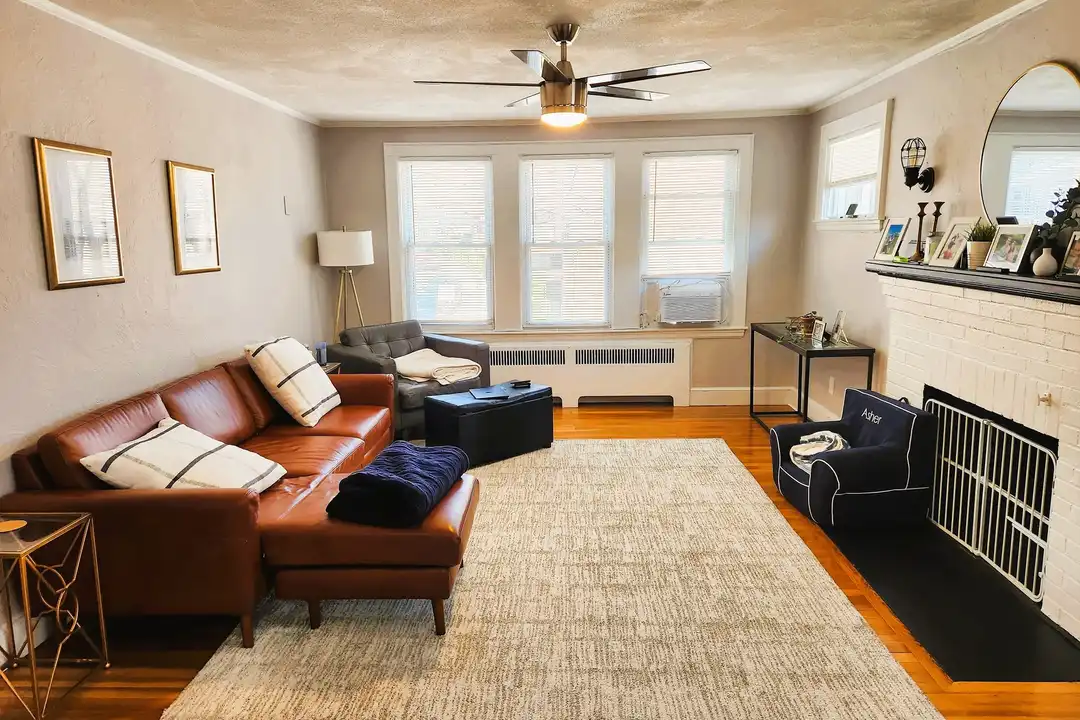 35 Woodstock Ave unit 35 – photo 1