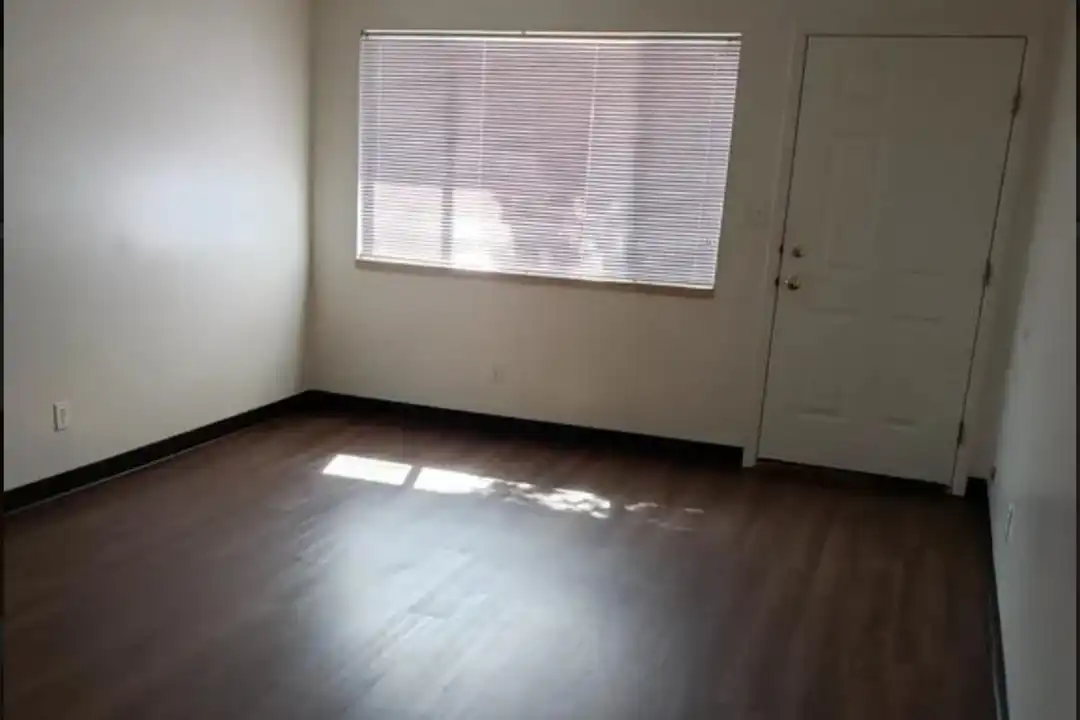 875 1st St - View 3