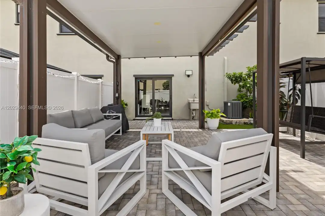 Apartment in Hialeah - View 4