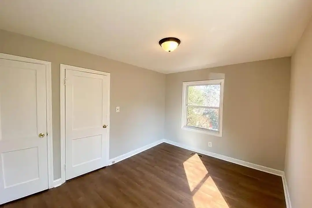 2016 Colonial Ave - View 6