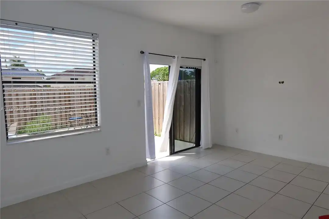 18240 SW 148th Rd - View 4