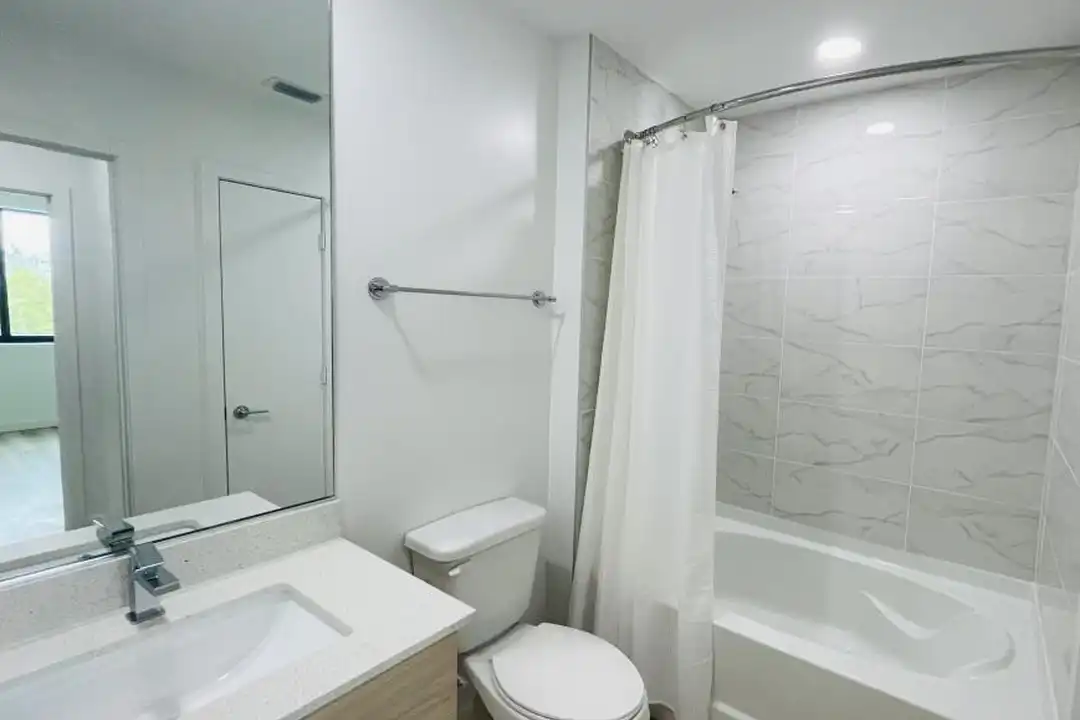 1523 NE 110th St - View 3