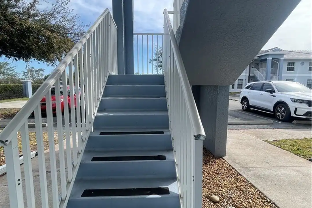 Apartment in Fort Myers - More