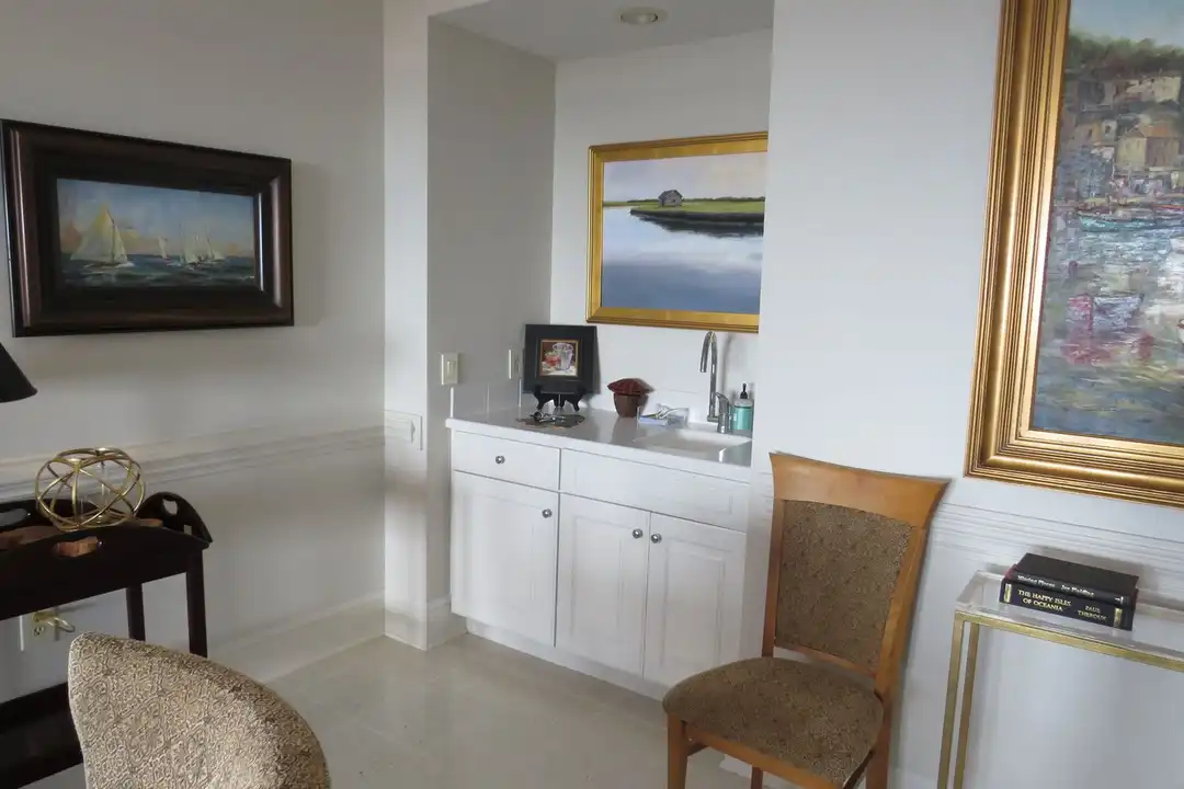 4425 Arendell St - More
