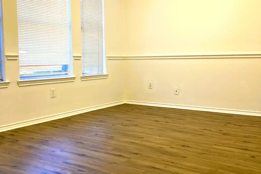 2078 Belvedere Dr - View 4