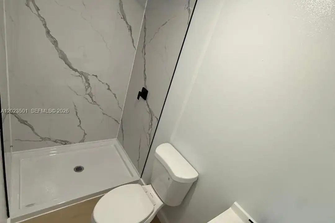 Apartment in Homestead - View 6