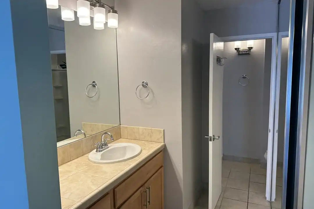 4600 Lamont St unit 4-234 - View 6
