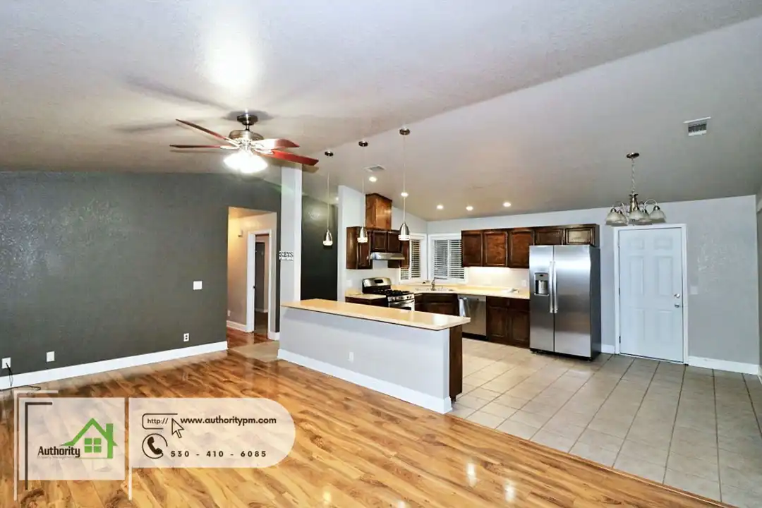 House in Redding - View 5