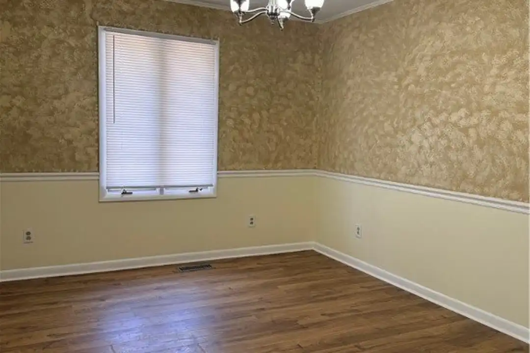 425 Dunmore Rd - View 4