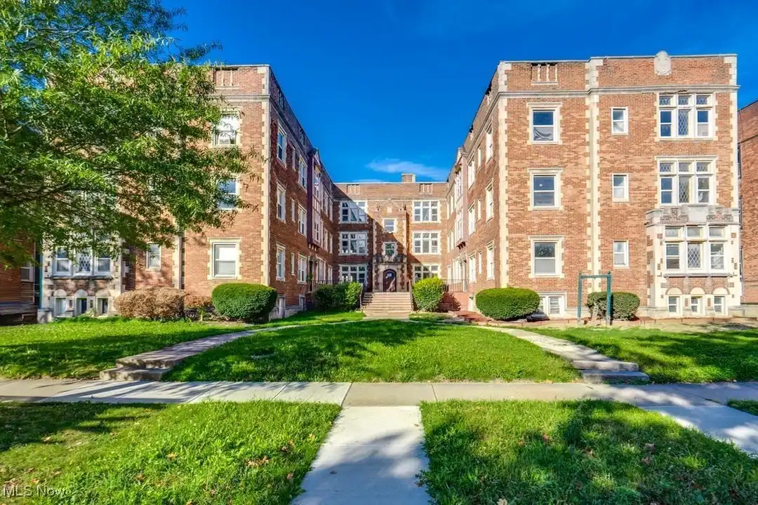 2828 S Moreland Blvd – photo 1