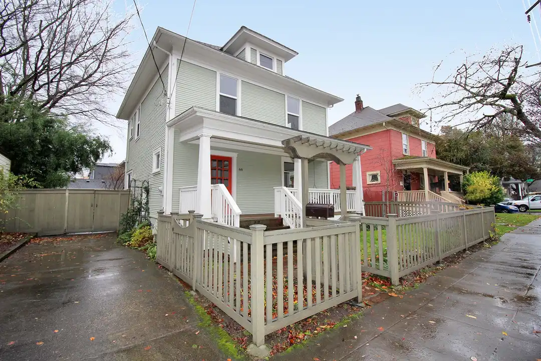 66 NE Skidmore St - View 2