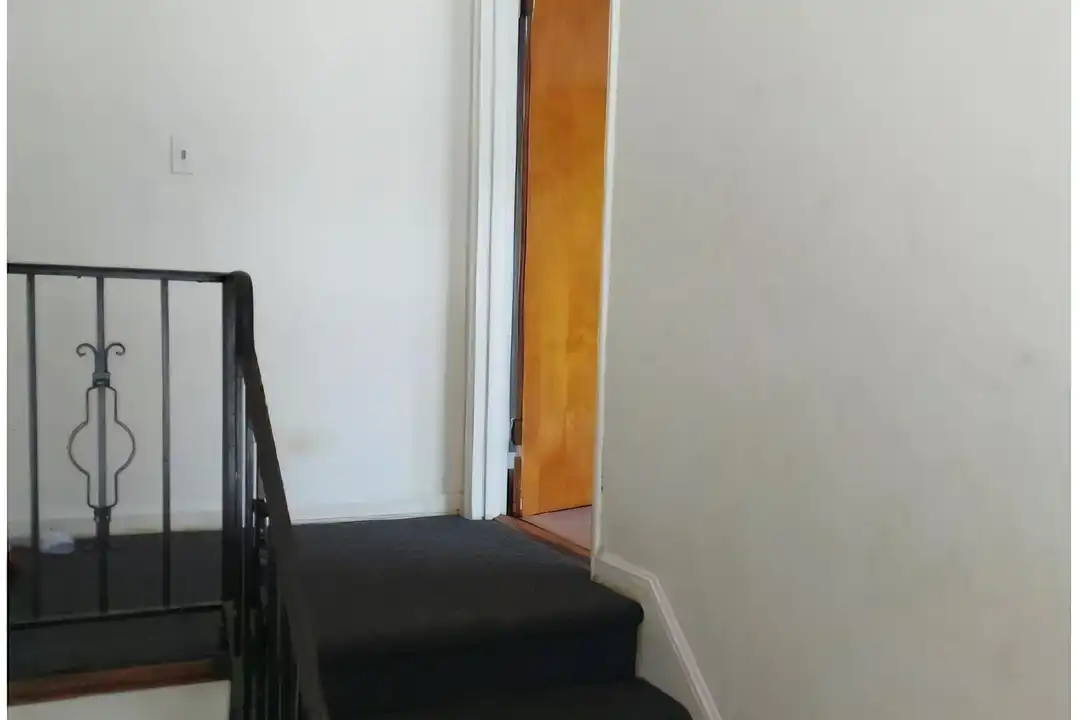 Apartment in Cincinnati, West Price Hill - More