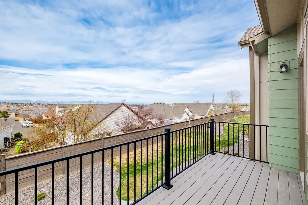 Apartment in Aurora - View 4