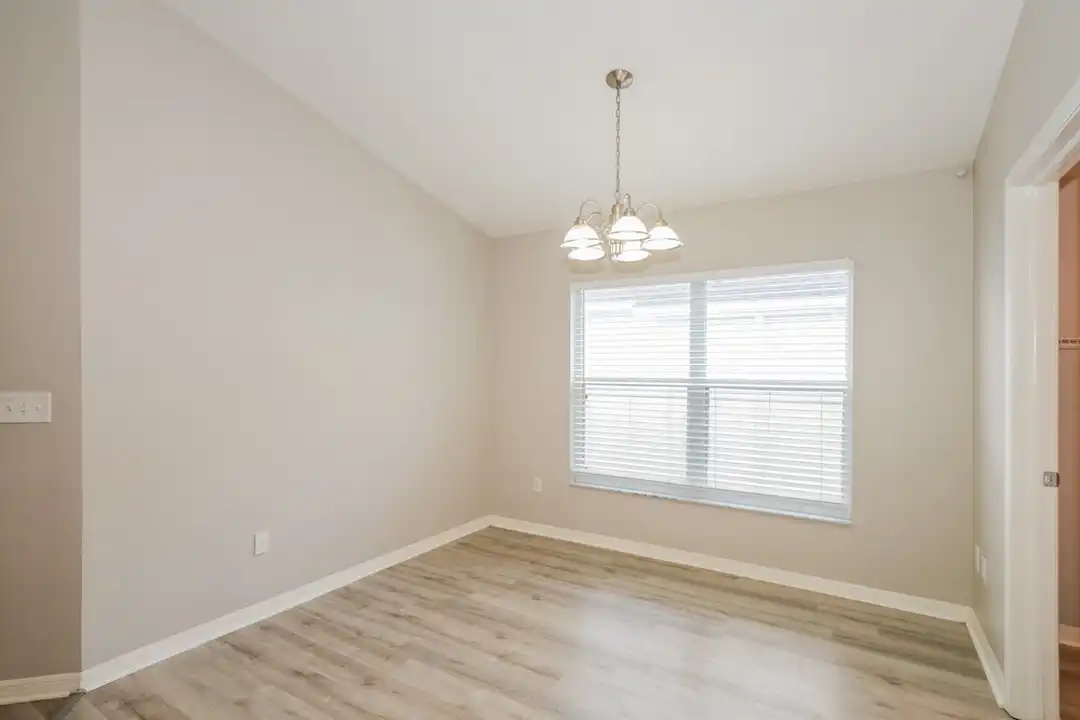 3304 Pin Oak Ln - View 6