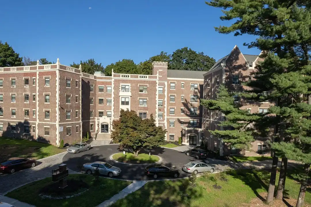 Corner Grove Apartments – photo 1