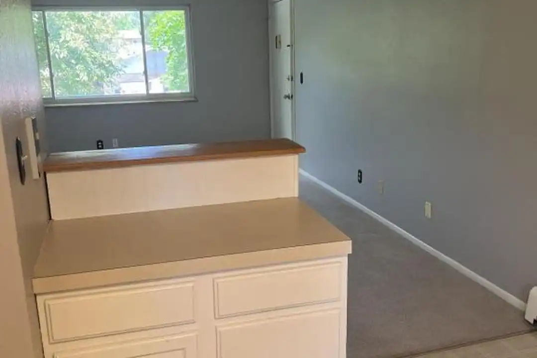 1404 Caddoa Dr - View 4