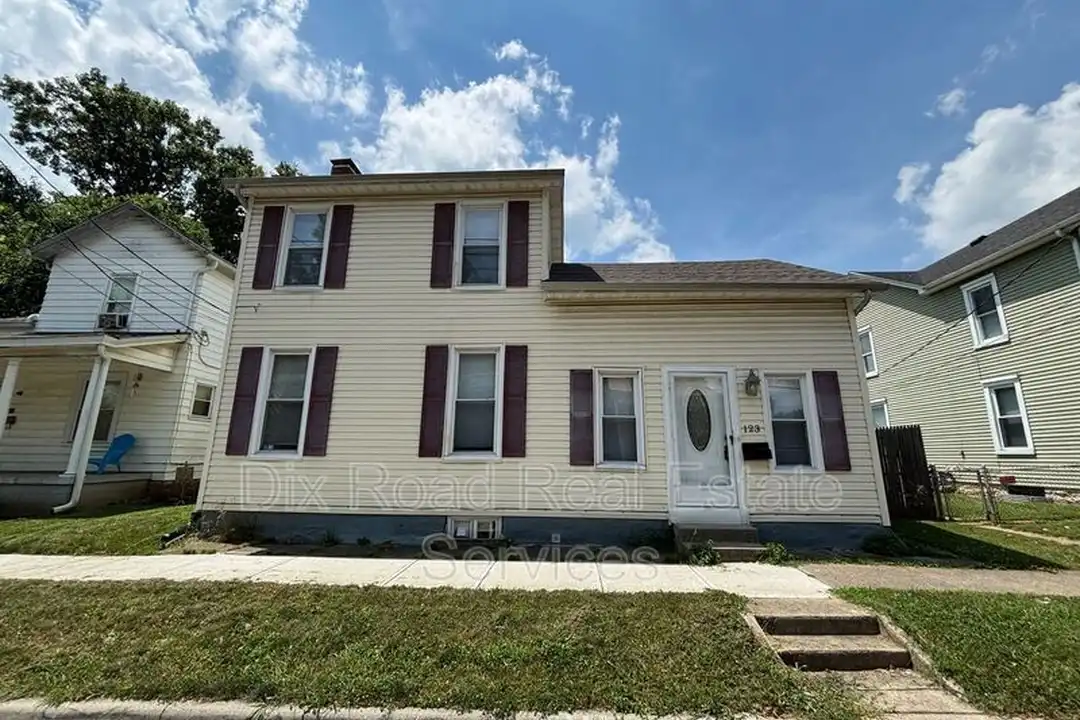 123 N Miami St – photo 1 of 26