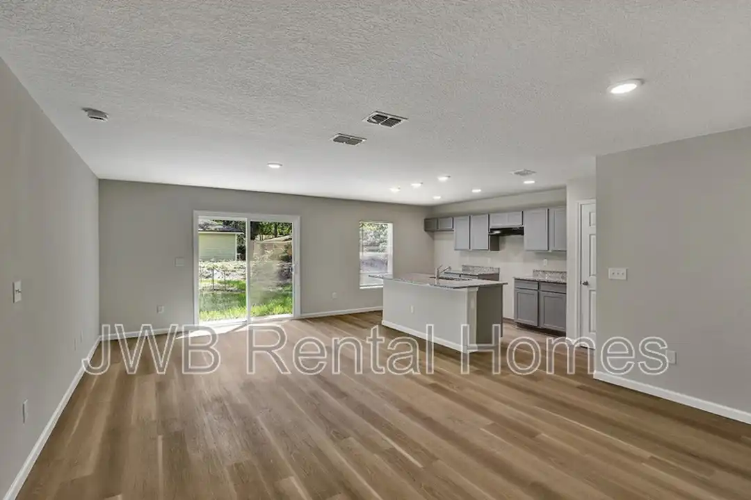 9141 12th Ave – pohled 5